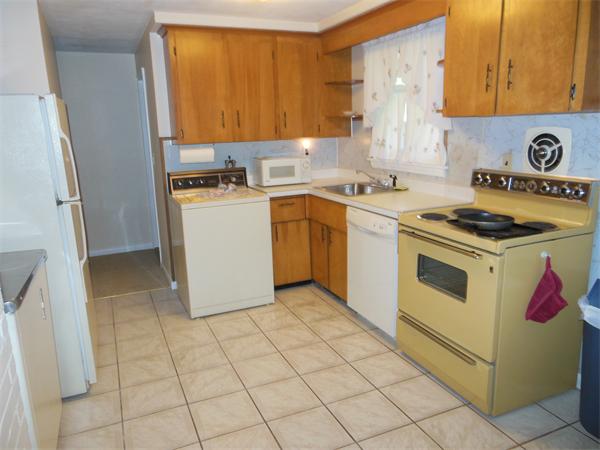 8 Leatherchip Road Holbrook, MA 02343 - Photo 3 of 18
