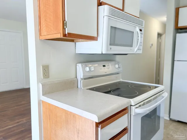 $1,250 | 4456 Bellview Avenue, Unit 7C, Pensacola, FL 32526