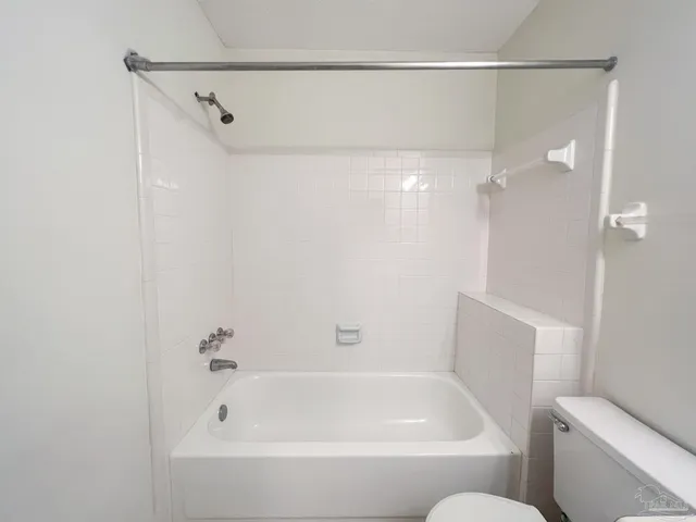 $1,250 | 4456 Bellview Avenue, Unit 7C, Pensacola, FL 32526