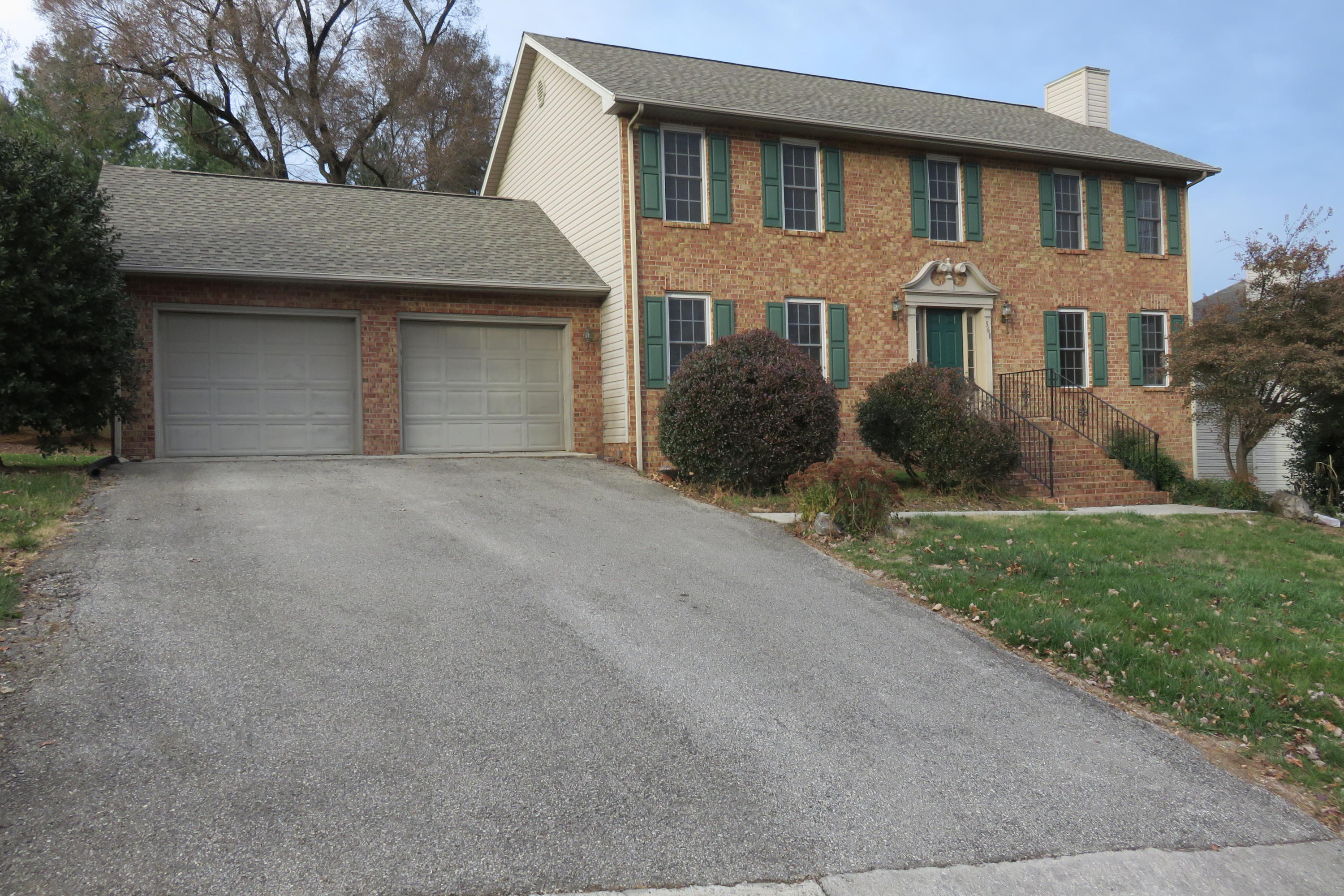 568 Ridgecrest Lane Roanoke, VA 24019 - Photo 1 of 1 Main