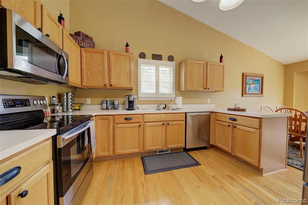 2501 Clivedon Road Howell, MI 48843 - Photo 14 of 74