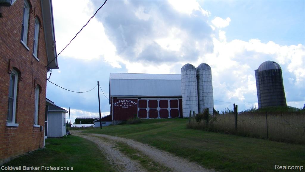 1920 Castle Road North Branch, MI 48461 - Photo 2 of 46 Gallery Image 2