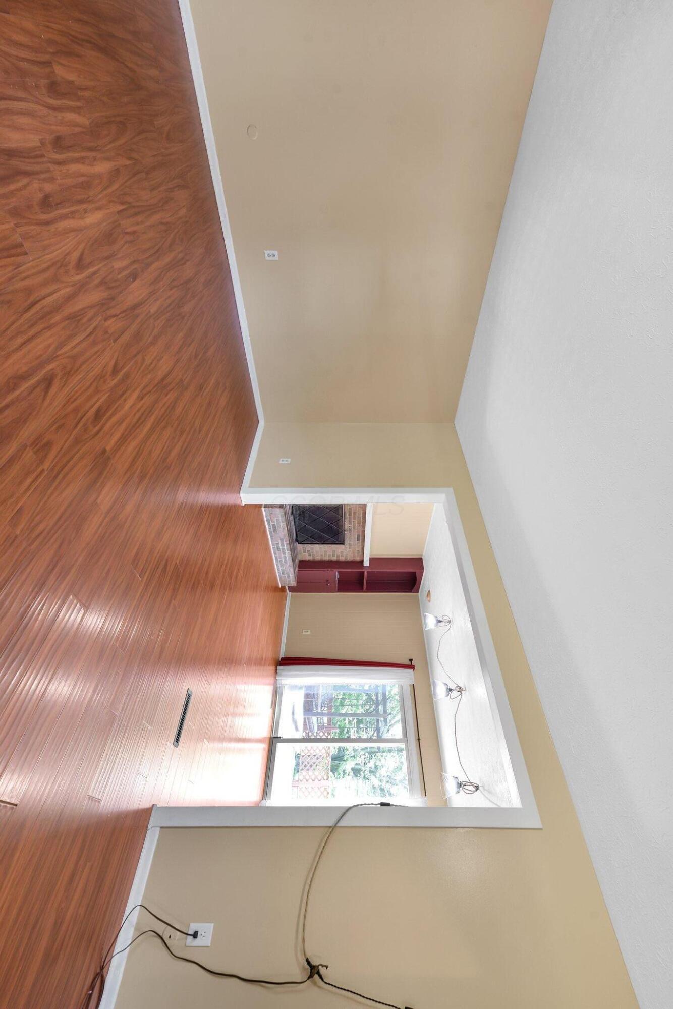 883 McNaughten Road Columbus, OH 43213 - Photo 9 of 50 39-web-or-mls-883-mcnaughten-rd