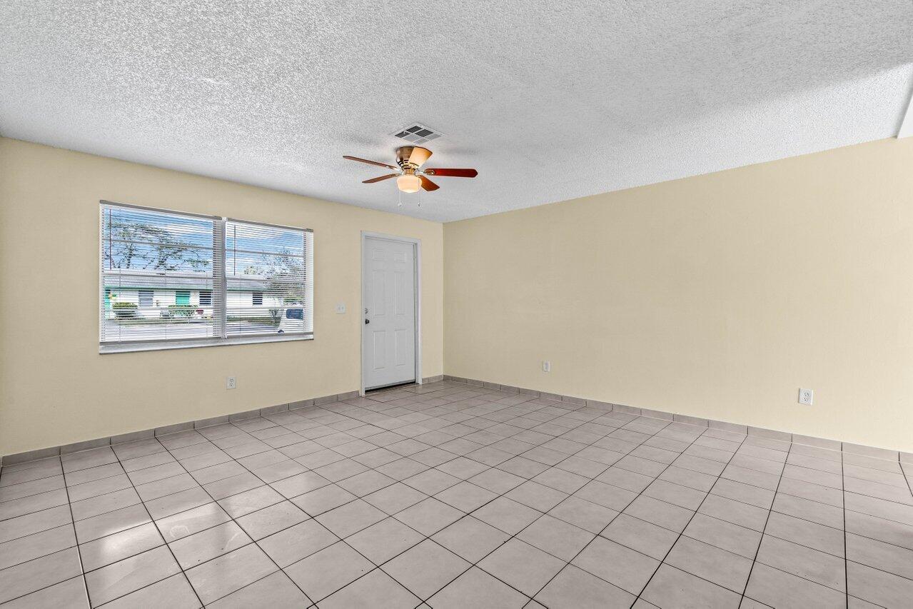4863 Gulfstream Road Lake Worth, FL 33461 - Photo 19 of 20 004-4863GulfstreamRoad-LakeWorthBeach-FL