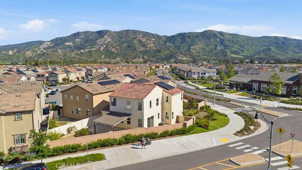 $699,000 | 570 Jubilee Place, Santa Paula, CA 93060