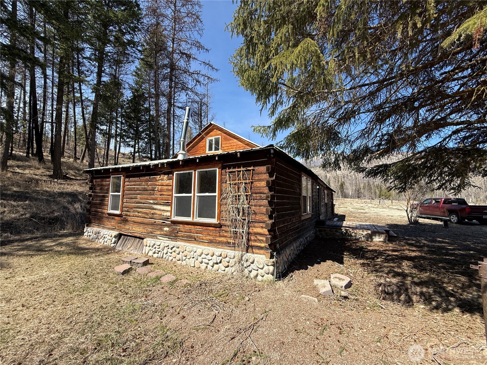 331 Bonaparte Lake Road Tonasket, WA 98855 - Photo 19 of 35
