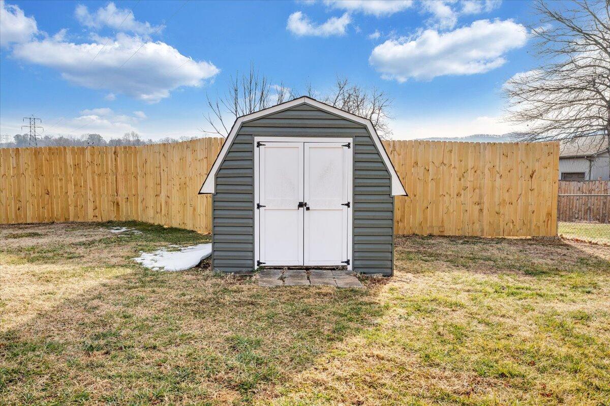 3804 Meadowlark Road Roanoke, VA 24018 - Photo 40 of 54 a view of a house with a yard