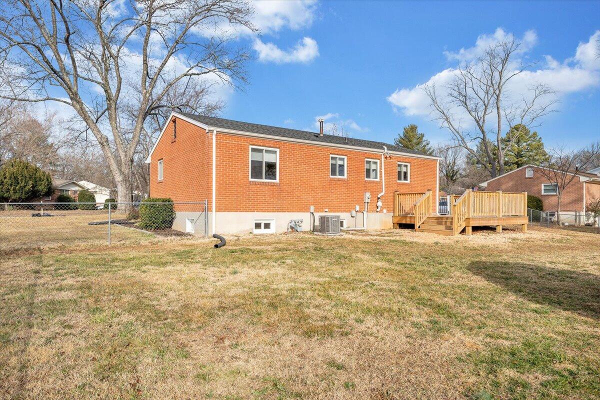 3804 Meadowlark Road Roanoke, VA 24018 - Photo 42 of 54 a backyard of a house with table and chairs