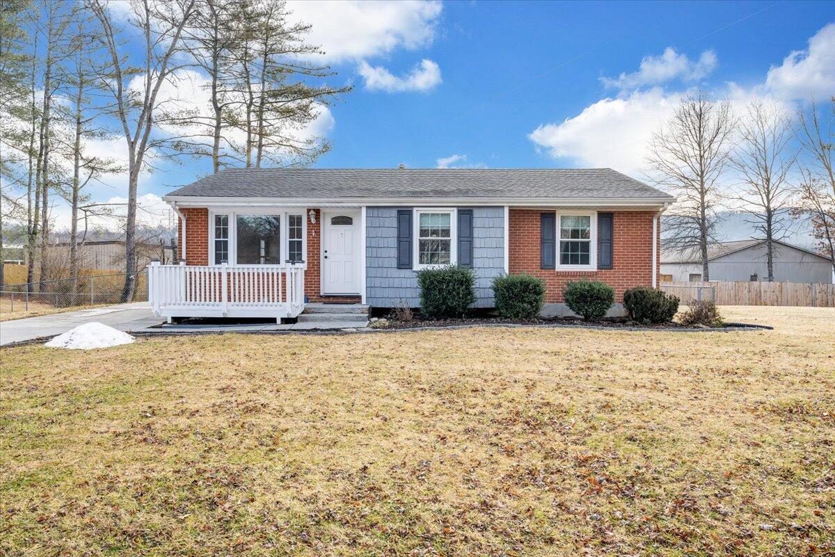 3804 Meadowlark Road Roanoke, VA 24018 - Photo 50 of 54 a front view of a house with a yard