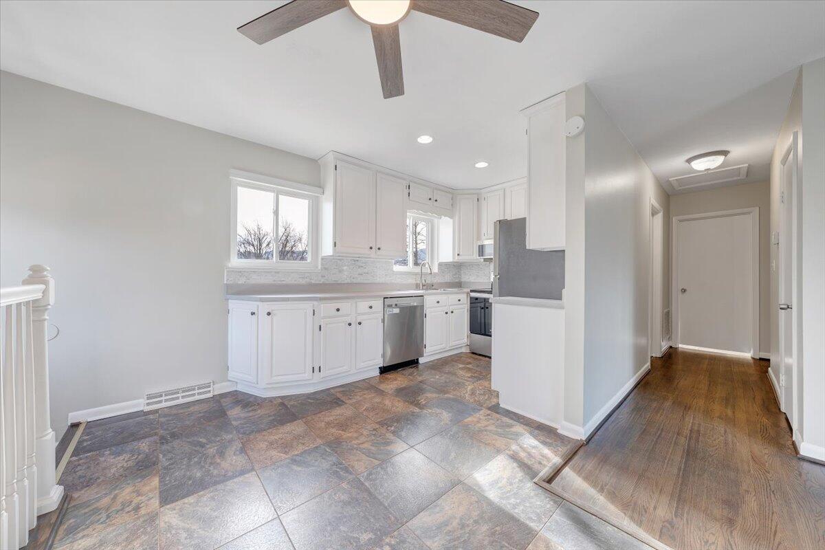 3804 Meadowlark Road Roanoke, VA 24018 - Photo 8 of 54 08-MIB09549