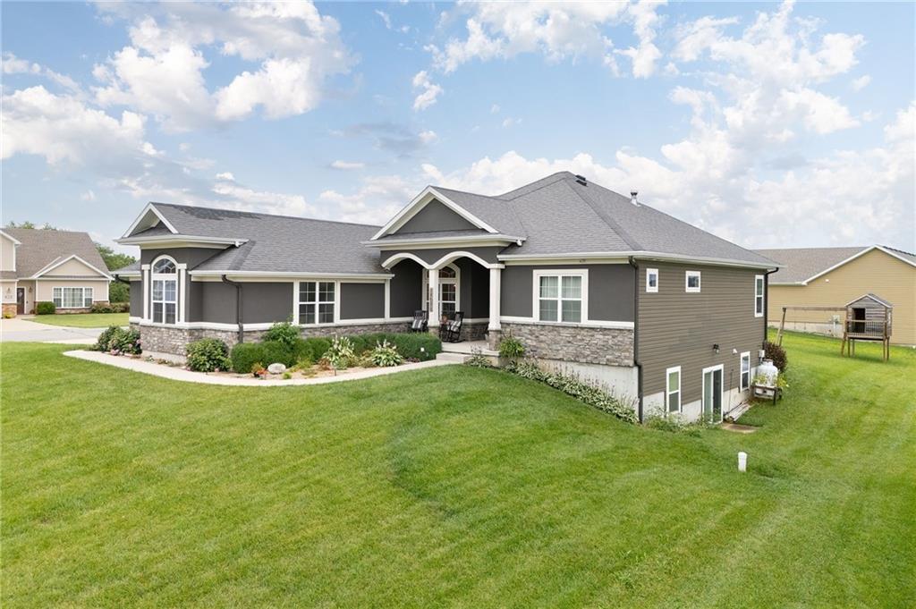 14078 Indian Ridge Road St. Joseph, MO 64505 - Photo 2 of 37