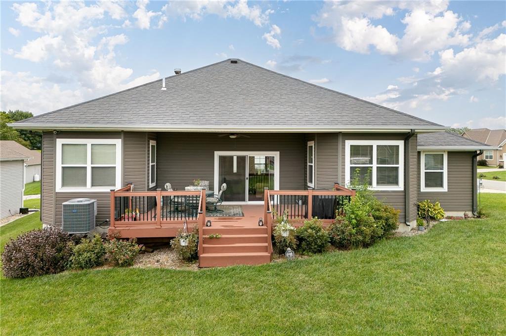 14078 Indian Ridge Road St. Joseph, MO 64505 - Photo 4 of 37