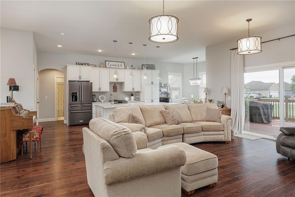 14078 Indian Ridge Road St. Joseph, MO 64505 - Photo 7 of 37