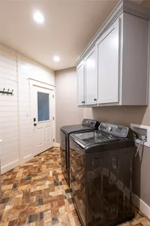 $749,900 | 1252 County Road 388, Hallettsville, TX 77964