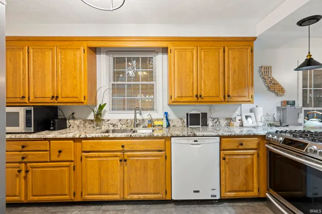 $405,000 | 1637 Rainbow Bend Boulevard, Elkhart, IN 46514