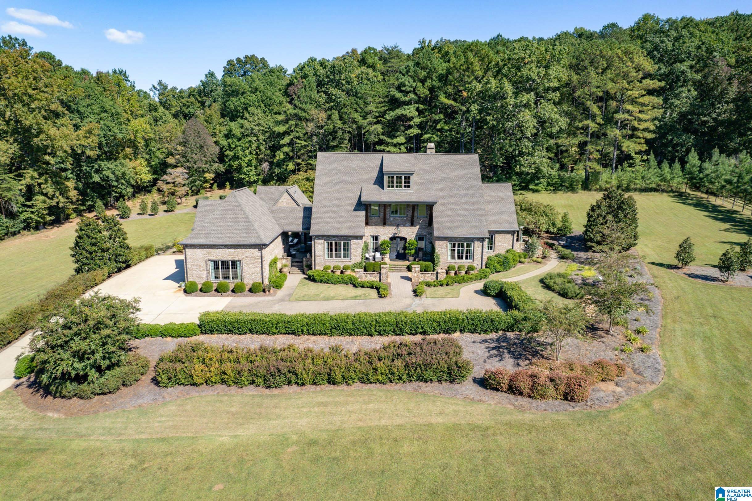 327 Forest Lane Leeds, AL 35094 - Photo 4 of 37