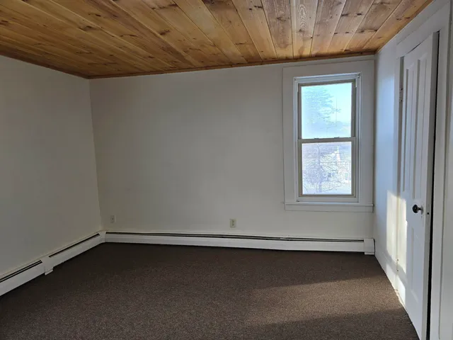 $2,000 | 147-9 Laurel Street, Newport, NH 03773