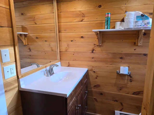 $2,000 | 147-9 Laurel Street, Newport, NH 03773