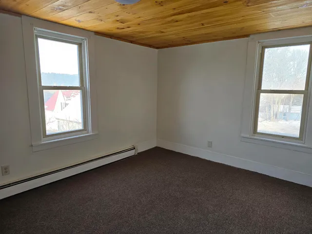 $2,000 | 147-9 Laurel Street, Newport, NH 03773