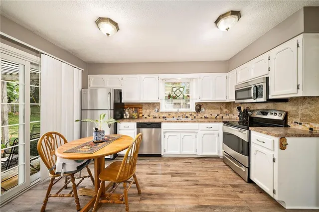 $320,000 | 2704 Northeast 67th Place, Kansas City, MO 64119