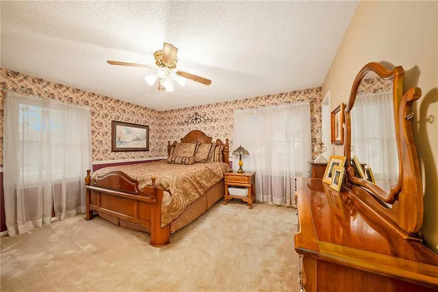 $320,000 | 2704 Northeast 67th Place, Kansas City, MO 64119