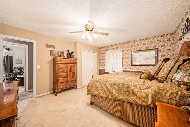 $320,000 | 2704 Northeast 67th Place, Kansas City, MO 64119