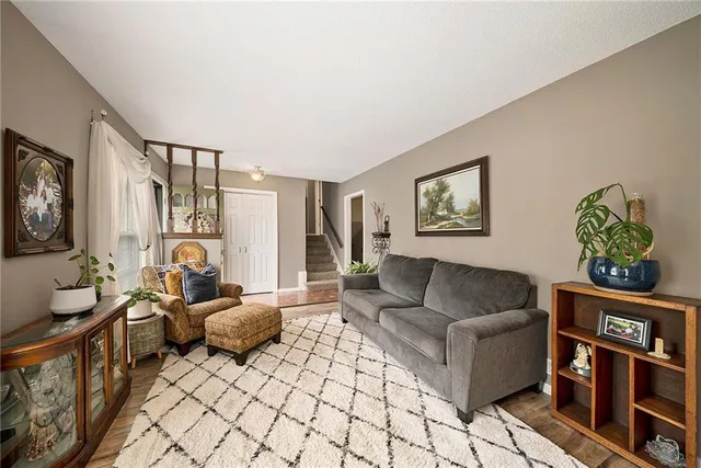 $320,000 | 2704 Northeast 67th Place, Kansas City, MO 64119