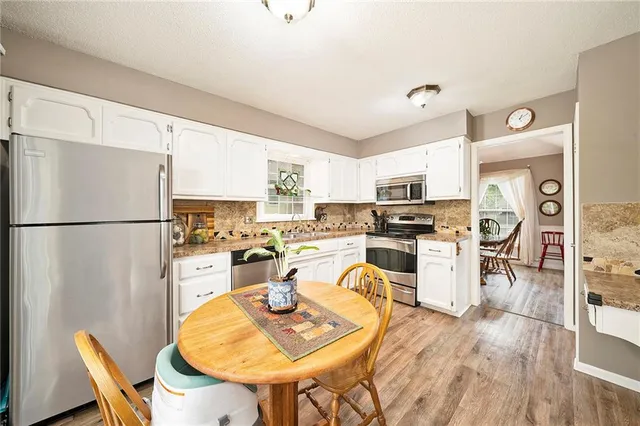 $320,000 | 2704 Northeast 67th Place, Kansas City, MO 64119