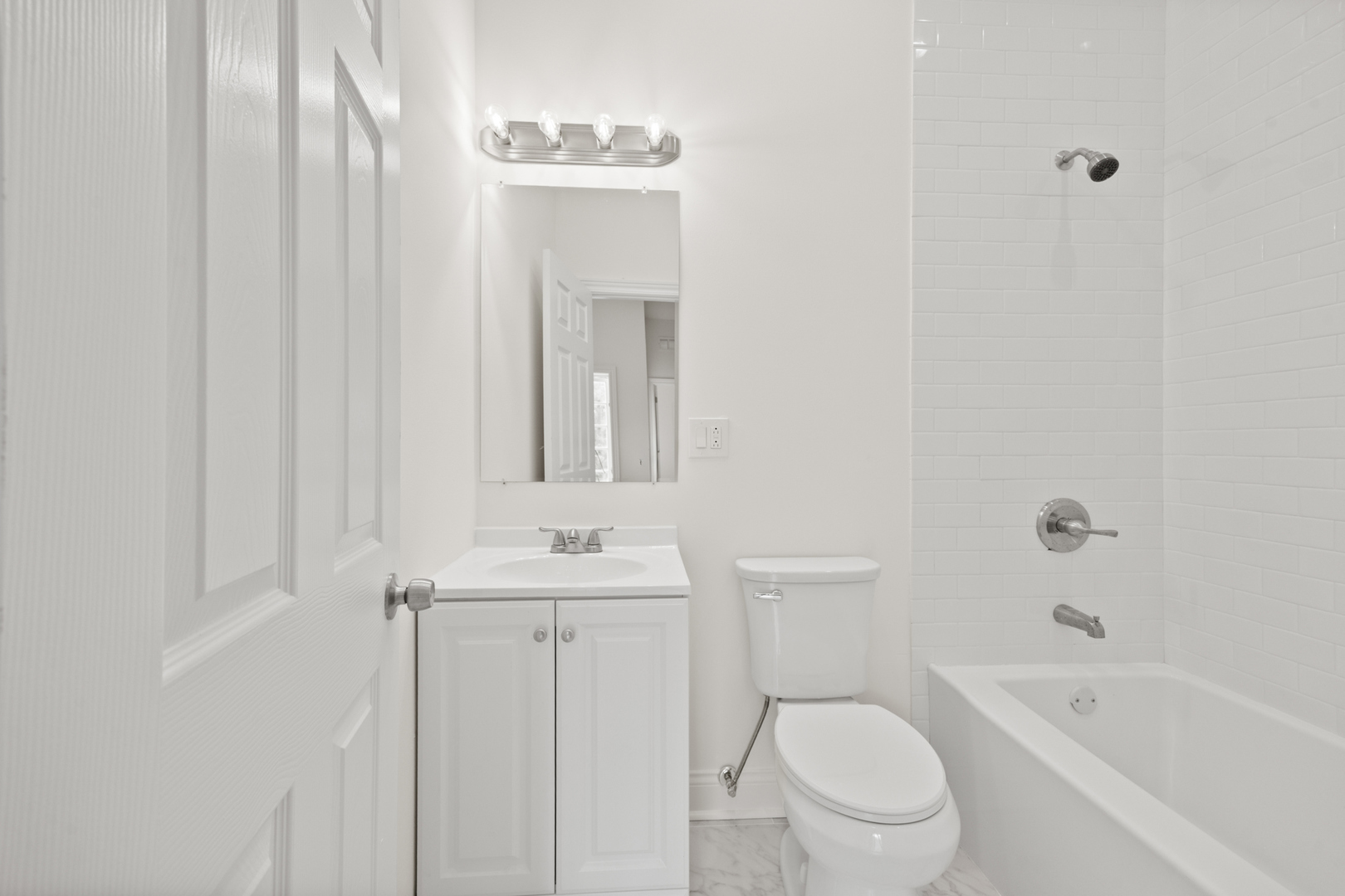 3107 North Harding Avenue, Unit 2W Chicago, IL 60618 - Photo 13 of 14 Gallery Image 13
