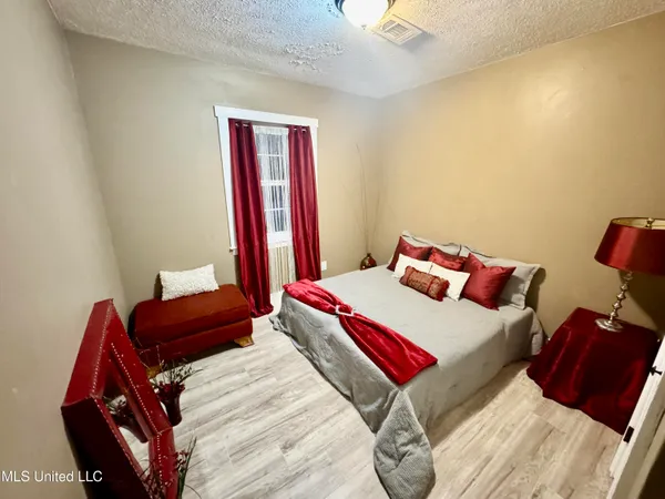 $145,500 | 223 2nd Avenue, Vicksburg, MS 39183