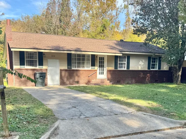$145,500 | 223 2nd Avenue, Vicksburg, MS 39183