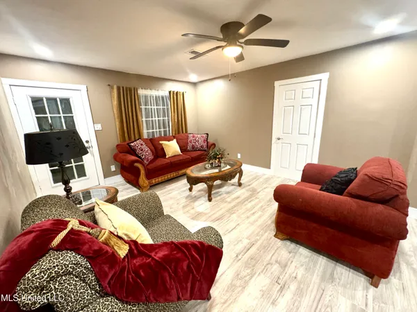 $145,500 | 223 2nd Avenue, Vicksburg, MS 39183