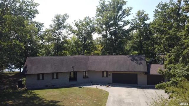 $360,000 | 15316 Lake Point Drive, Benton, IL 62812