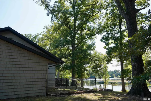 $369,000 | 15316 Lake Point Drive, Benton, IL 62812