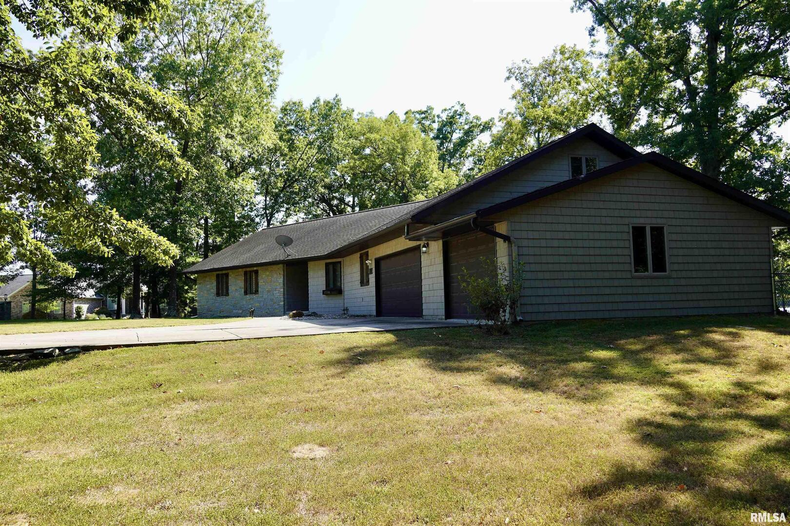 15316 Lake Point Drive Benton, IL 62812 - Photo 10 of 58 a view of a house with a yard