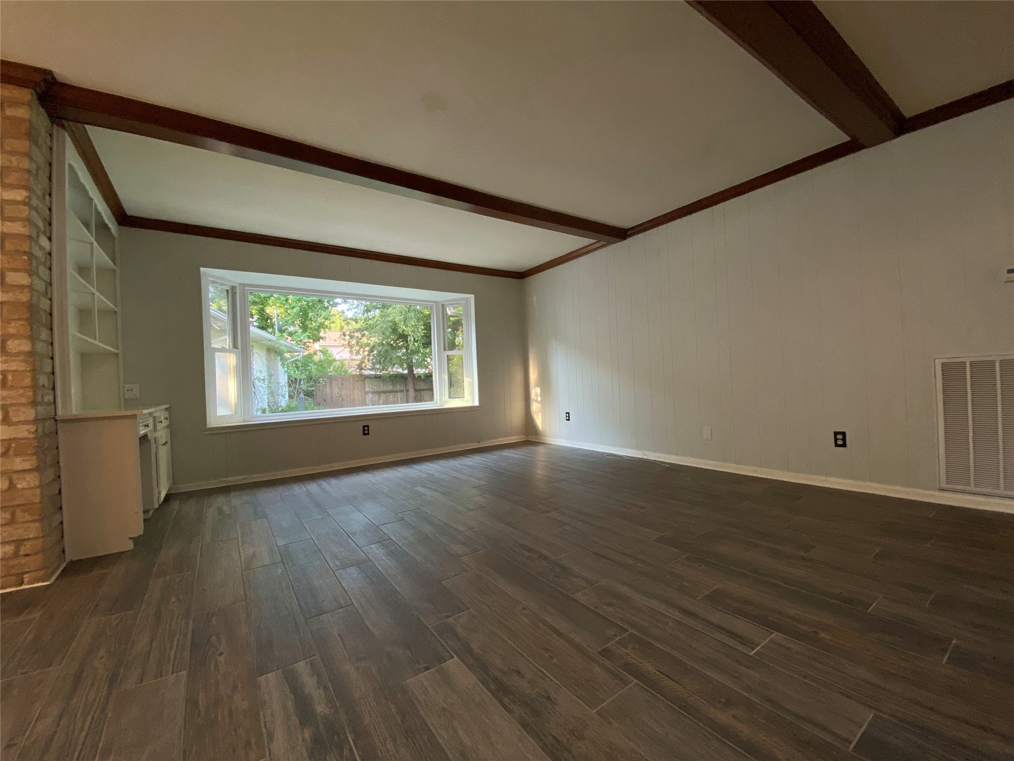 12314 Rincon Drive Houston, TX 77077 - Photo 9 of 36 Large living room.