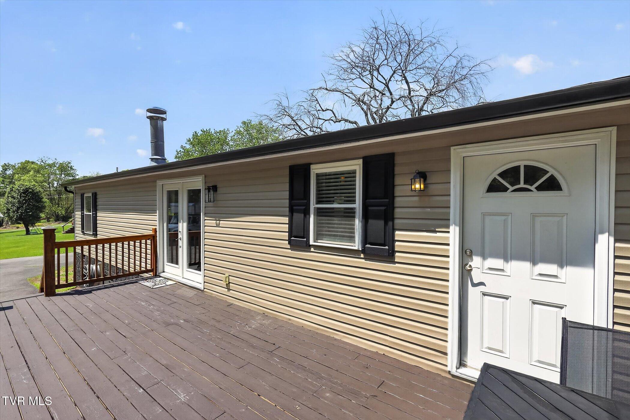 263 Big Springs Road Elizabethton, TN 37643 - Photo 32 of 38 32-263-Big-Springs-Rd-WindowStill-Photog