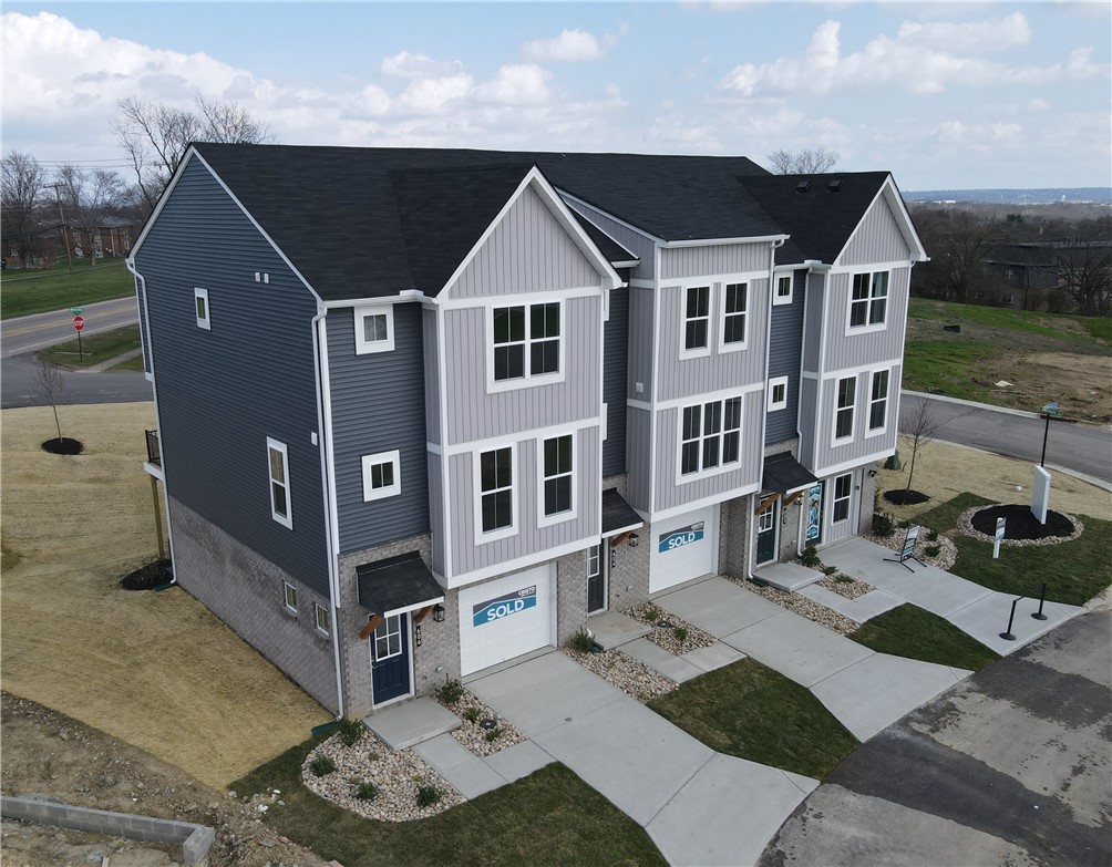 606 Brightview Place, Unit 32 Cincinnati, OH 45231 - Photo 1 of 8