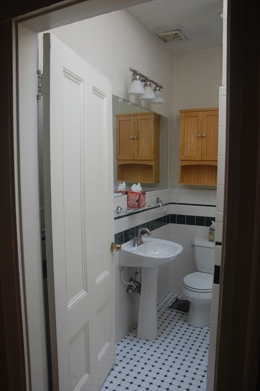 36 Highland Street Boston, MA 02119 - Photo 12 of 17
