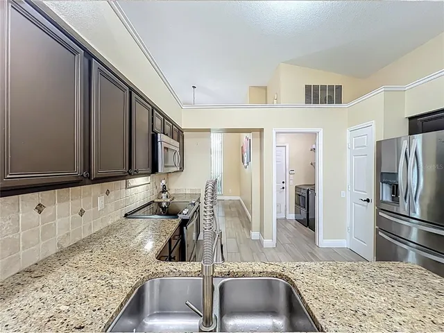 $585,000 | 9244 Beaver Cove, Apopka, FL 32703