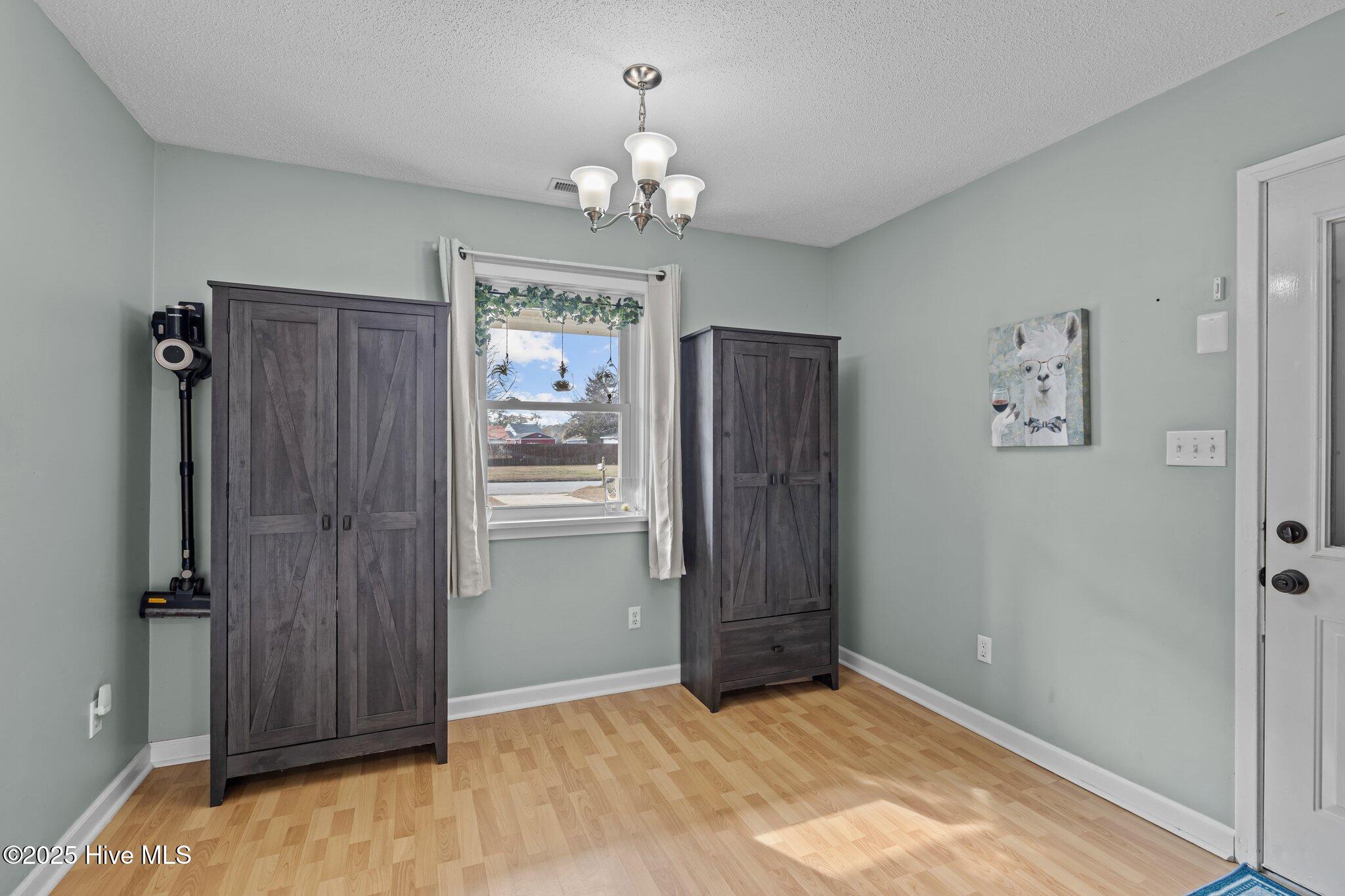 1810 Paulette Road Morehead City, NC 28557 - Photo 7 of 52 24-web-or-mls-1S3A1502