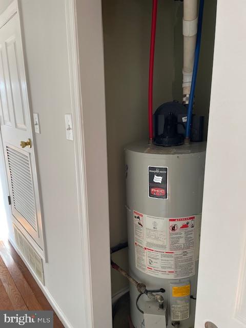 2154 Ridge Avenue, Unit 3 Philadelphia, PA 19121 - Photo 15 of 27 a utility room with dryer and washer