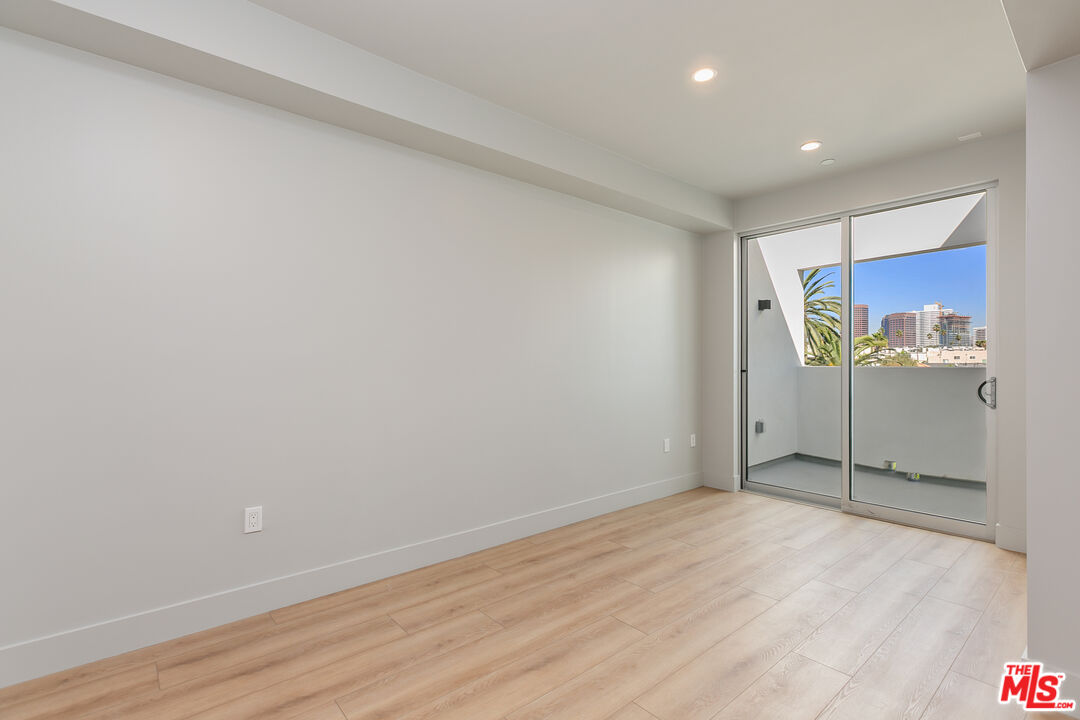 12431 Rochester Avenue, Unit 411 Los Angeles, CA 90025 - Photo 11 of 30