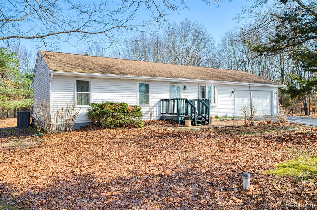 19876 Doyle Gregory, MI 48137 - Photo 1 of 45