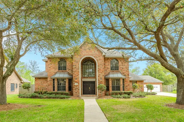 $570,000 | 95 Rosewood Street, Lake Jackson, TX 77566