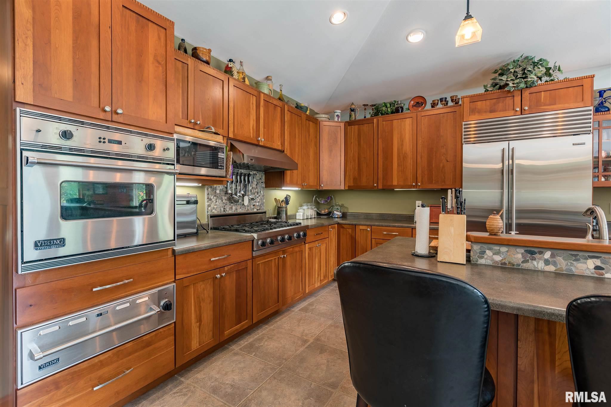 2016 Geneva Hills Road Muscatine, IA 52761 - Photo 34 of 49 Gallery Image 34