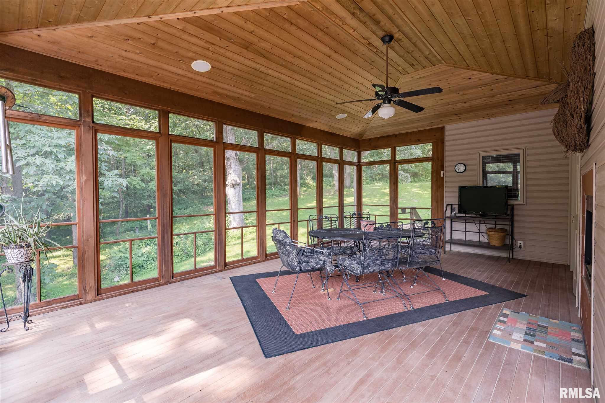 2016 Geneva Hills Road Muscatine, IA 52761 - Photo 41 of 49 Gallery Image 41