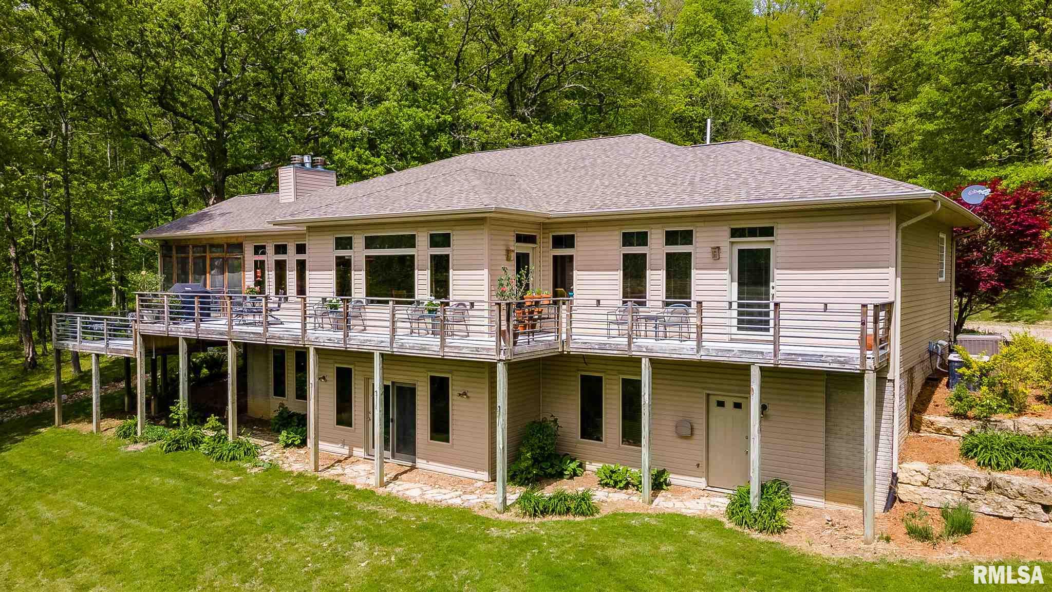 2016 Geneva Hills Road Muscatine, IA 52761 - Photo 7 of 49 Gallery Image 7