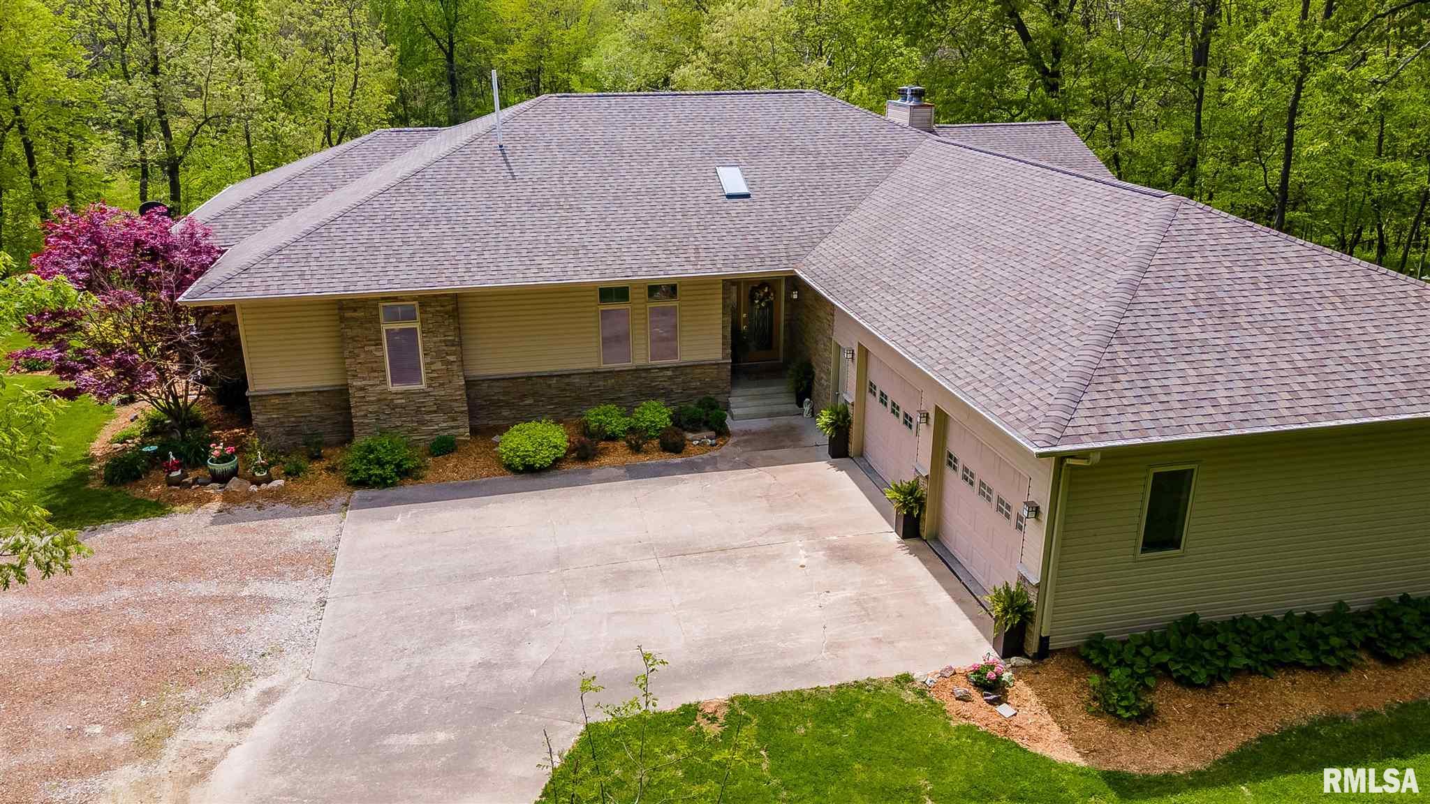 2016 Geneva Hills Road Muscatine, IA 52761 - Photo 9 of 49 Gallery Image 9