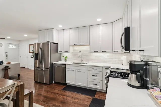 $2,480 | 3008 North Spaulding Avenue, Chicago, IL 60618